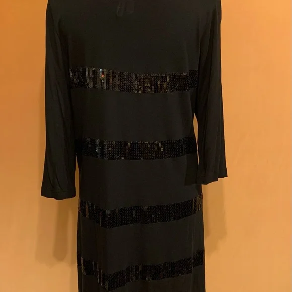 Top With sequence - Picture 4 of 5